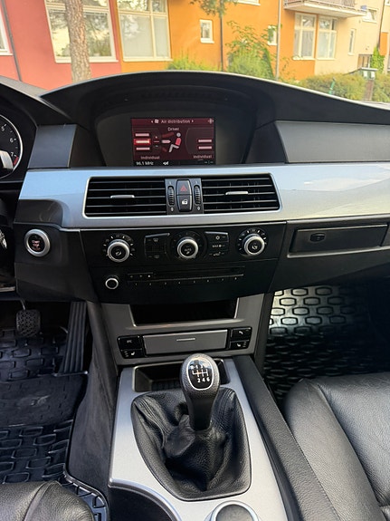 BMW 520i 9 of 18