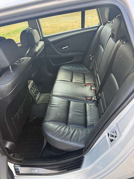BMW 520i 10 of 18