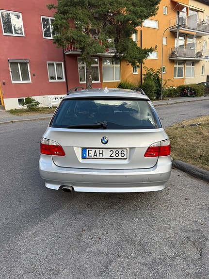 BMW 520i 5 of 18