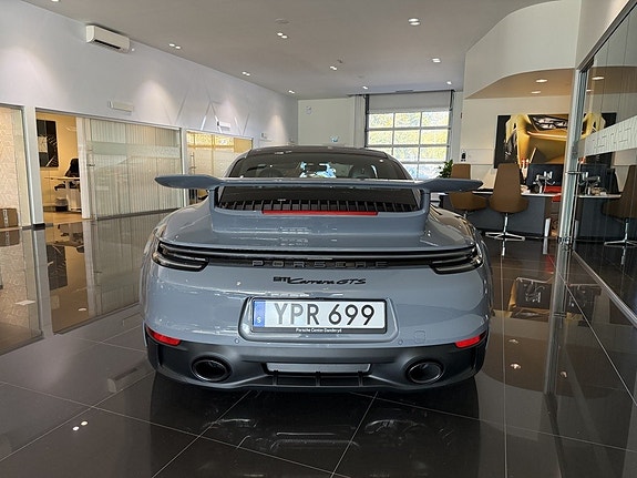 Porsche 911 Carrera GTS 6 of 20
