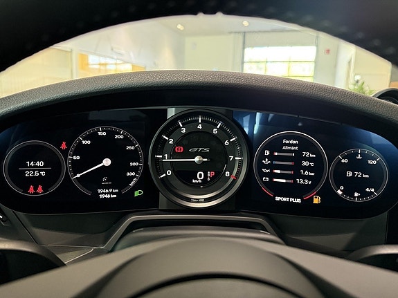 Porsche 911 Carrera GTS 15 of 20