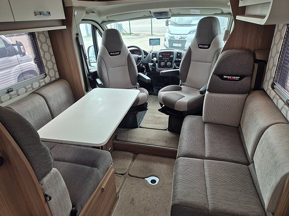 Swift SWIFT TOSCANE 694 QB 5-Sits 2.3D 150HK Husbil 11 of 21