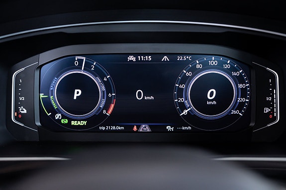 Volkswagen Tiguan 18 of 30