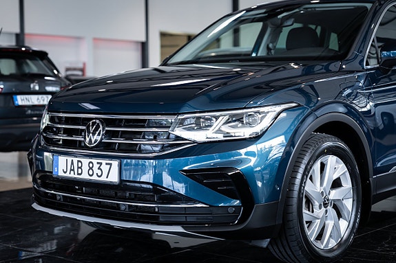 Volkswagen Tiguan 4 of 30