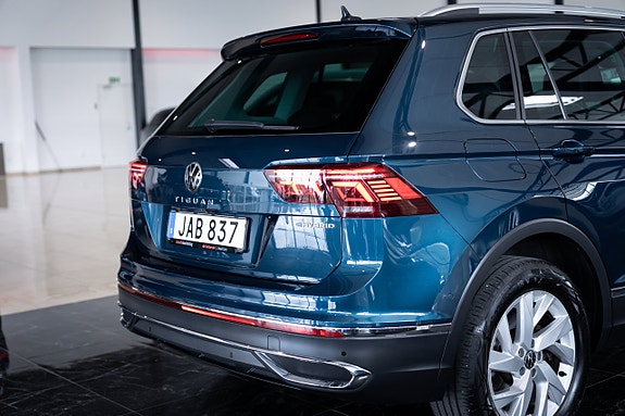 Volkswagen Tiguan 12 of 30