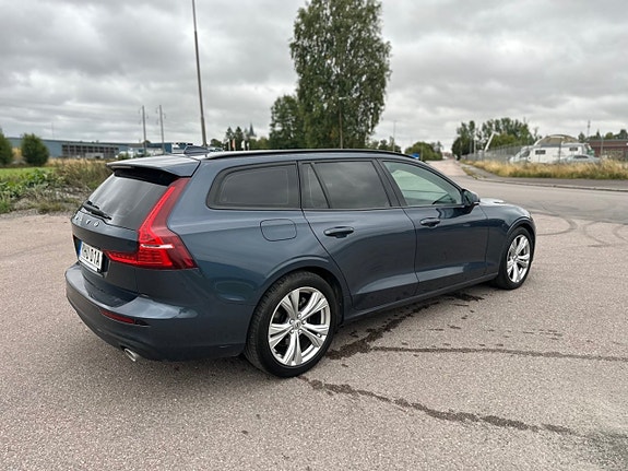 Volvo V60 3 of 19
