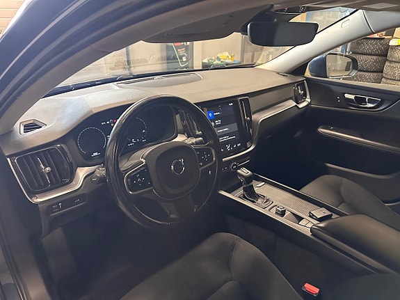 Volvo V60 8 of 17