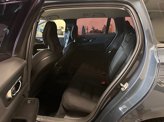 Volvo V60 11 of 17