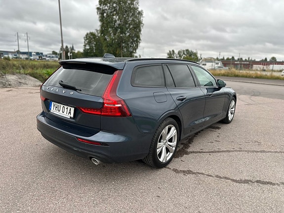 Volvo V60 4 of 19