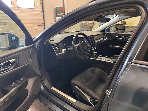 Volvo V60 7 of 17