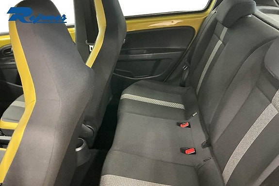 Volkswagen UP! 12 of 17