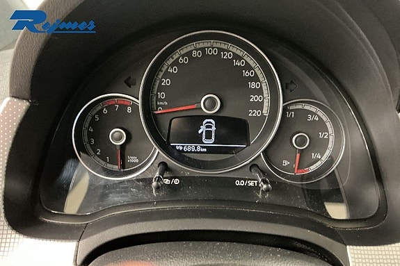 Volkswagen UP! 9 of 17