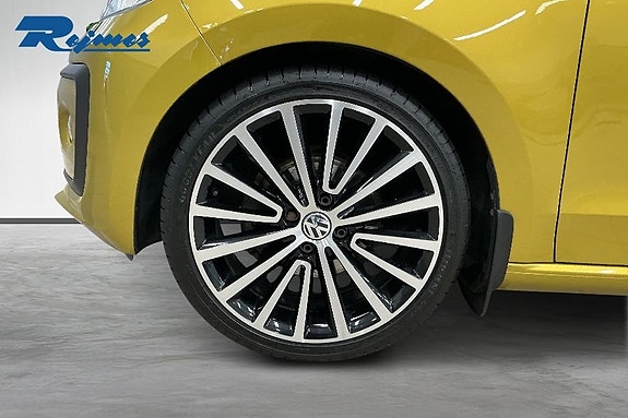 Volkswagen UP! 14 of 17