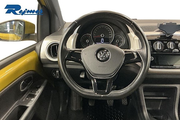 Volkswagen UP! 8 of 17