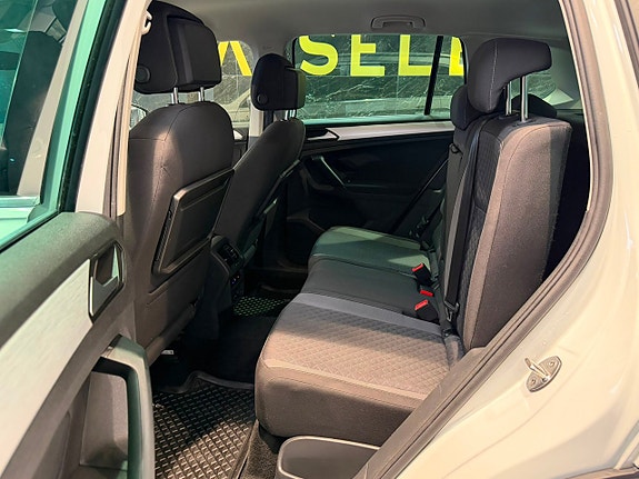 Volkswagen Tiguan 23 of 30