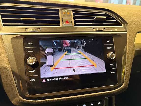 Volkswagen Tiguan 14 of 30