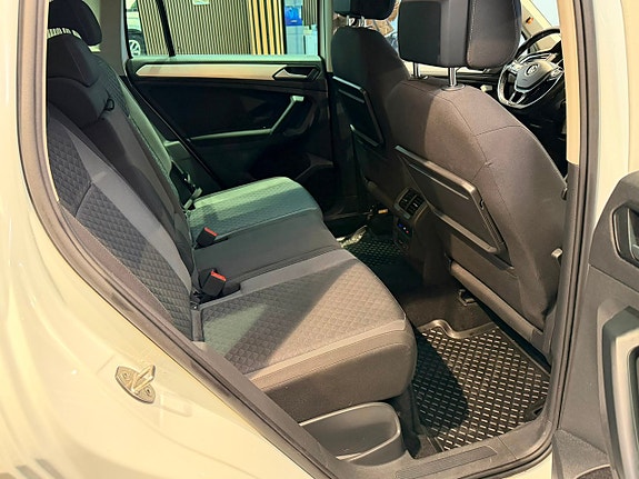 Volkswagen Tiguan 25 of 30
