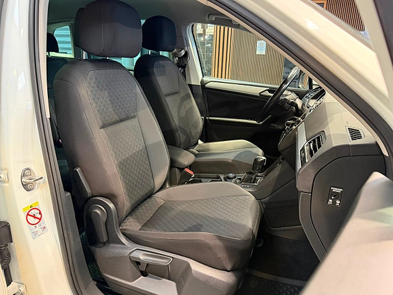 Volkswagen Tiguan 26 of 30