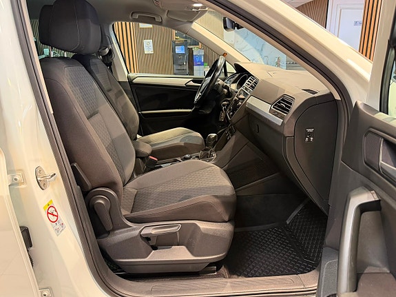 Volkswagen Tiguan 24 of 30