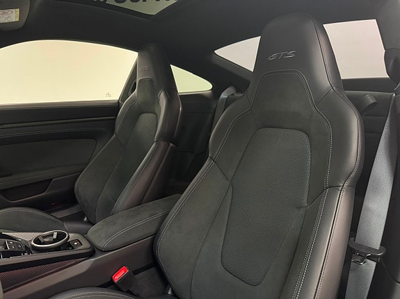 Porsche 911 Carrera 4 GTS 20 of 20