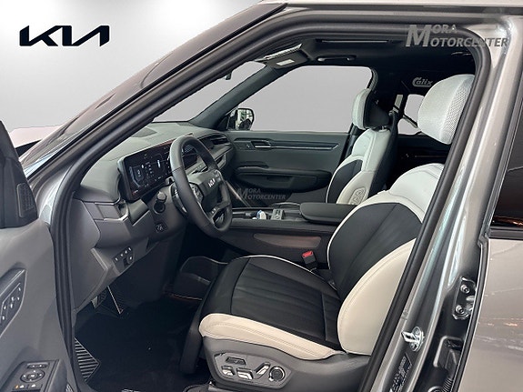 Kia EV9 8 of 14