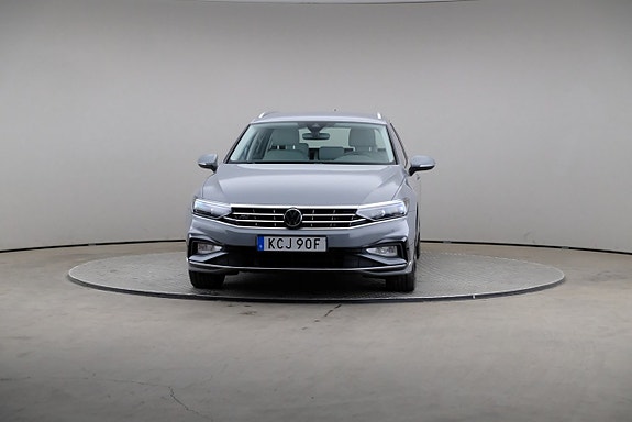 Volkswagen Passat 3 of 26