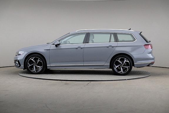 Volkswagen Passat 4 of 26