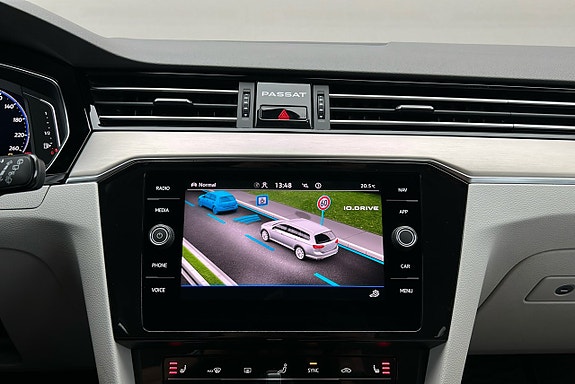 Volkswagen Passat 20 of 26