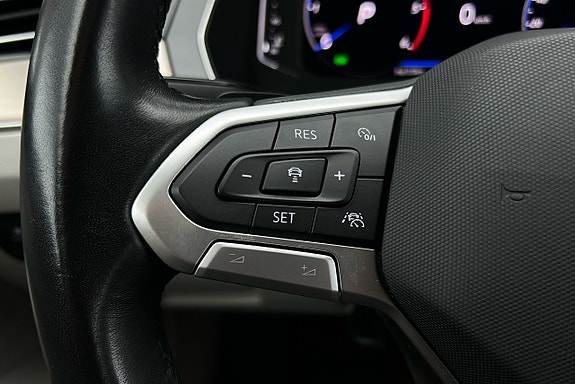 Volkswagen Passat 22 of 26