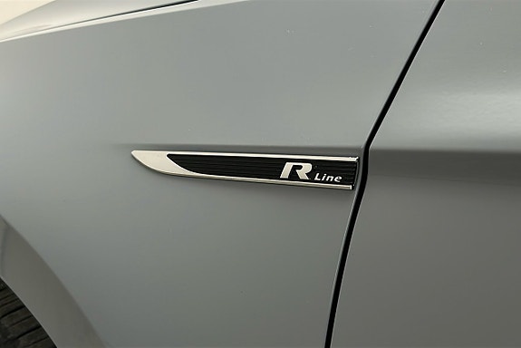 Volkswagen Passat 25 of 26