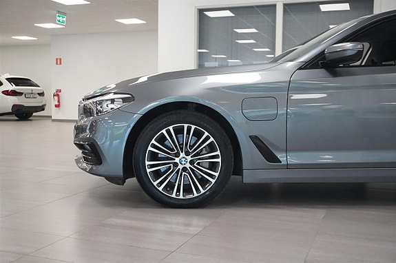BMW 530e 3 of 14
