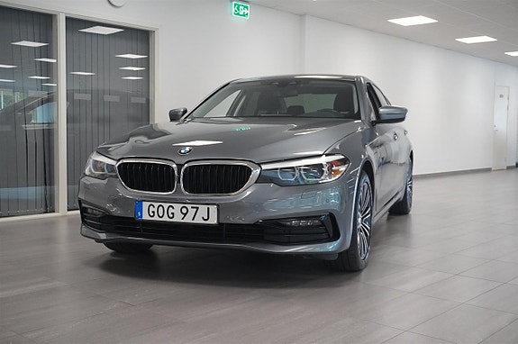BMW 530e 2 of 14