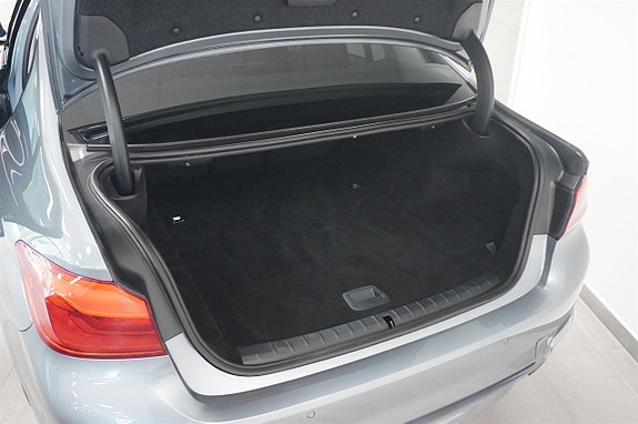 BMW 530e 9 of 14