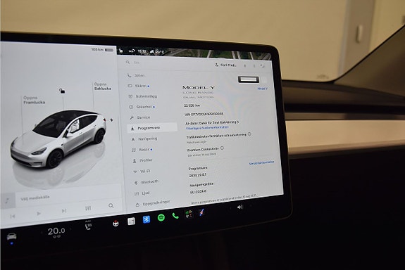 Tesla Model Y 18 of 24