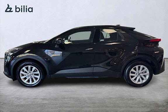 Toyota C-HR 3 of 21