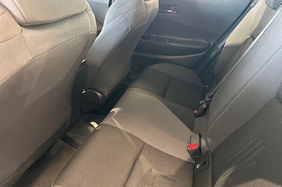 Toyota C-HR 13 of 21