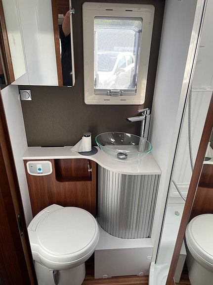 Adria MATRIX SUPREME M 687 SL Mässpris! Långbädd,Alde,Ugn,Taksäng 13 of 22