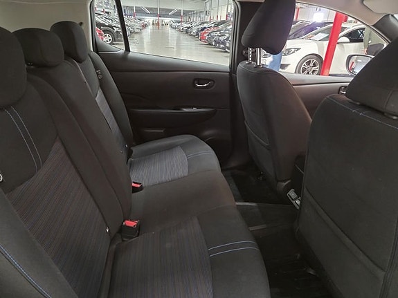 Nissan Leaf 5 of 10
