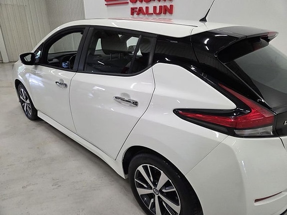 Nissan Leaf 9 of 10