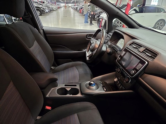 Nissan Leaf 4 of 10