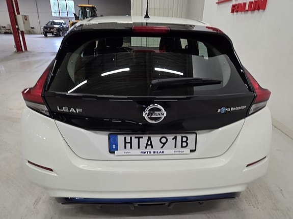 Nissan Leaf 7 of 10