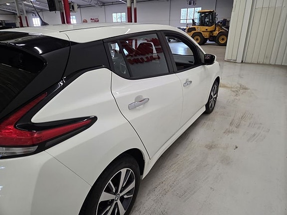 Nissan Leaf 6 of 10