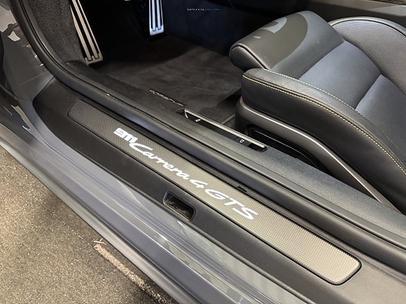 Porsche 911 6 of 22
