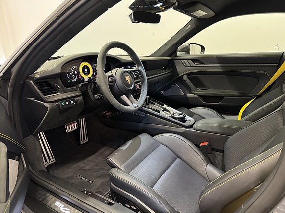 Porsche 911 4 of 22