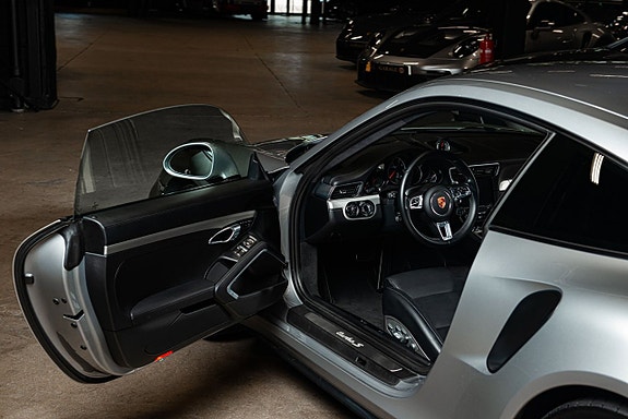 Porsche 991 10 of 30