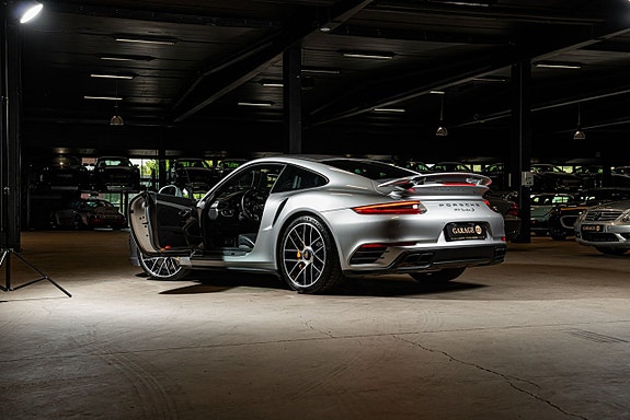 Porsche 991 9 of 30