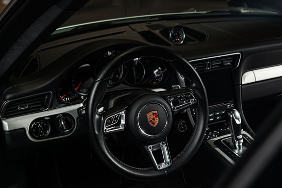 Porsche 991 17 of 30