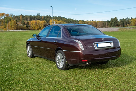 Lancia Thesis 4 of 7