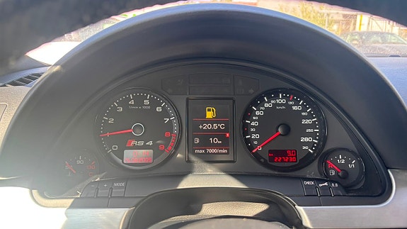 Audi RS4 21 of 22