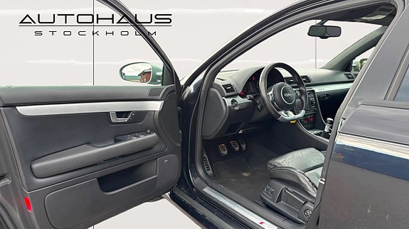 Audi RS4 9 of 22